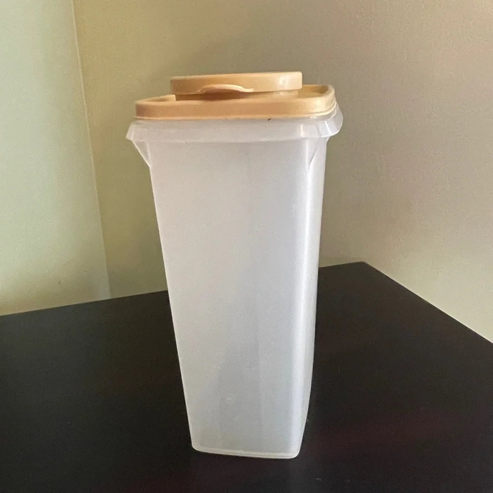 Lot of 2 Tupperware 20 & 13 Cup Cereal Keeper Containers #1588 #469 w/Almond Lid